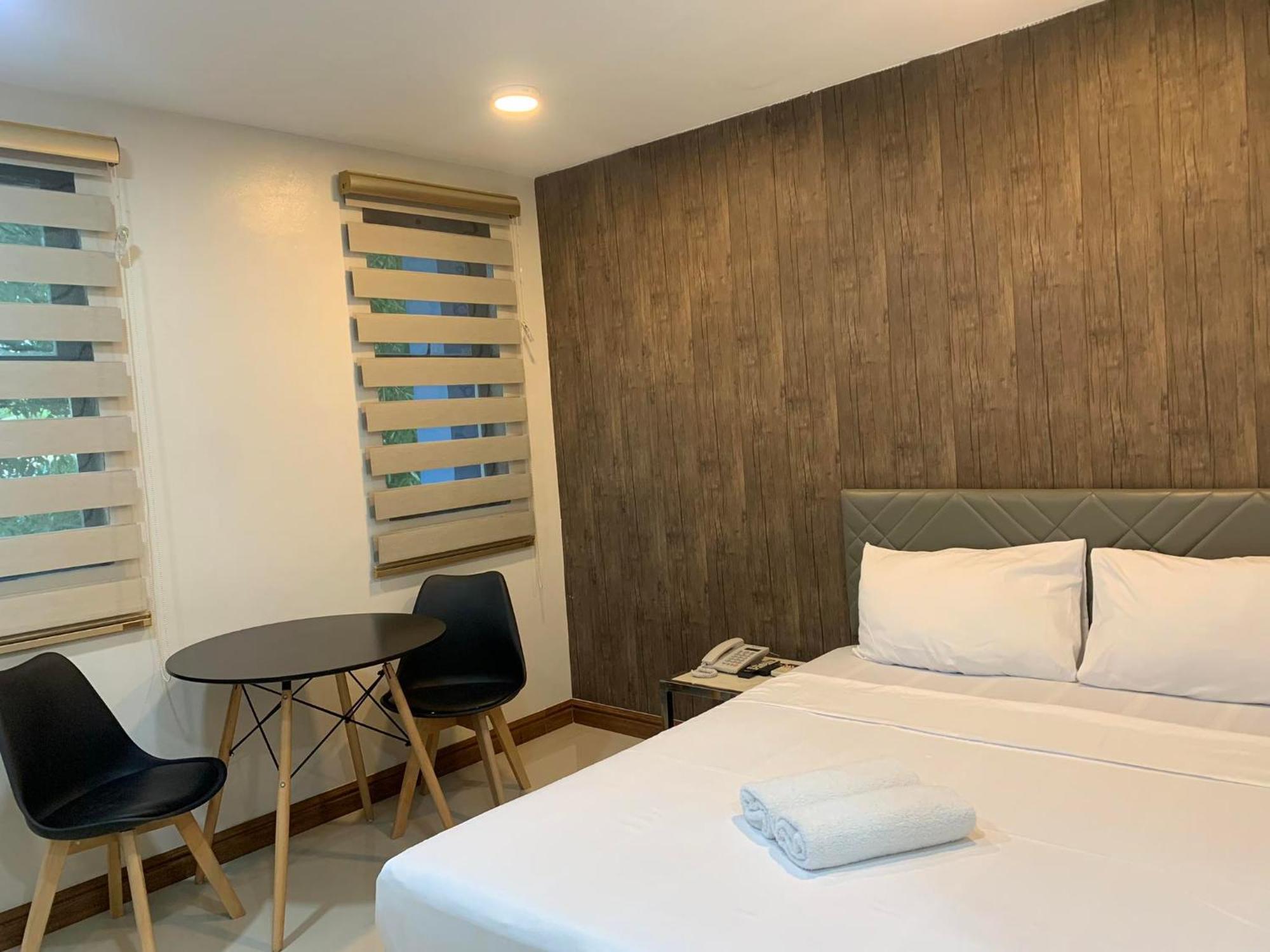Maine City Residences Manila Room photo